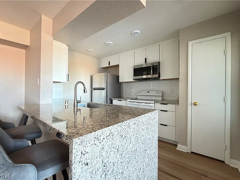 8101 W Flamingo Rd #2131 — Photo 2