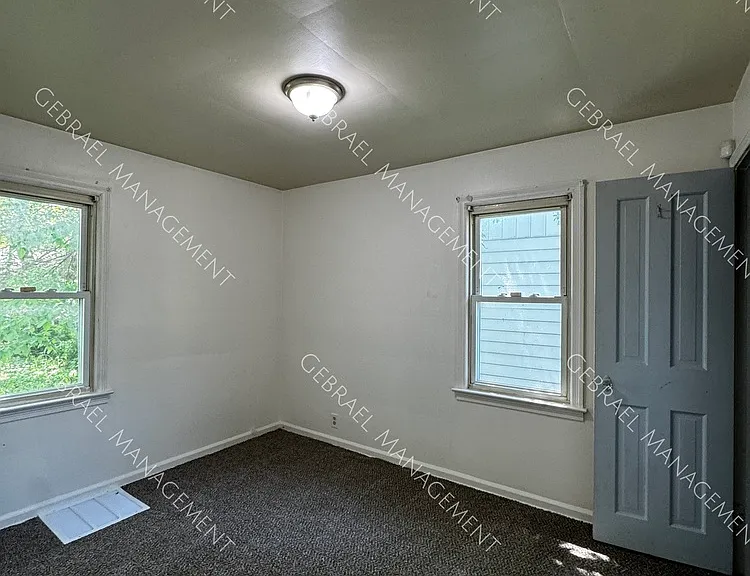 2408 Missouri Ave — Photo 8
