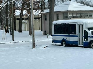 2752 Lakeshore Rd, Twin Lake, MI 49457