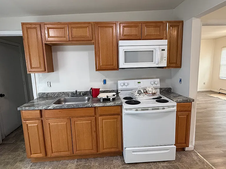 402 Carlisa Dr — Photo 6