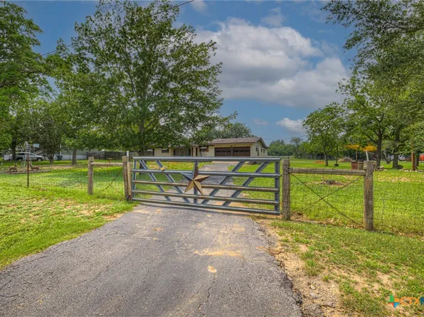 236 Shady Ln, Seguin, TX 78155