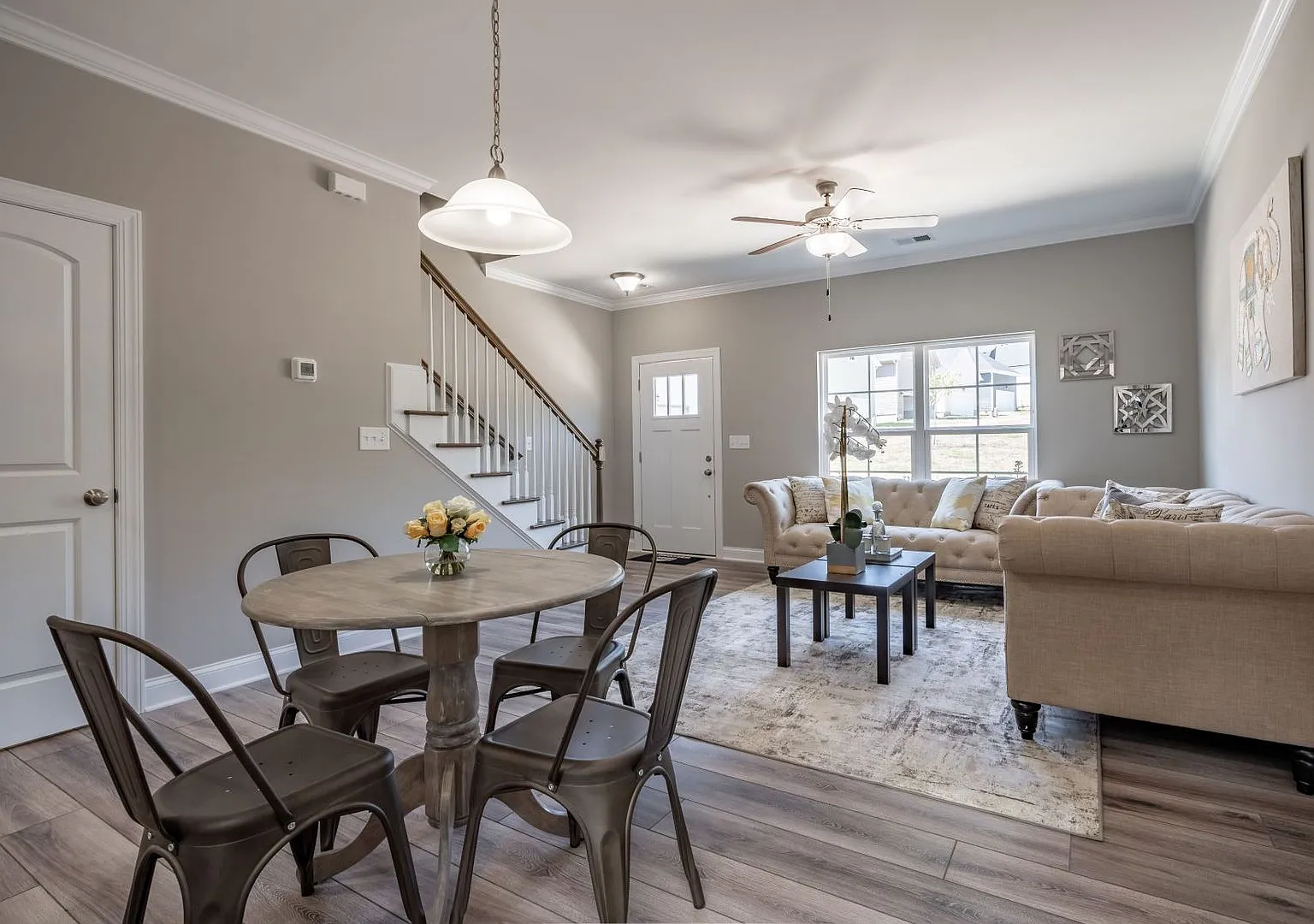 Three Bedroom Townhome in Westport! — Photo 2