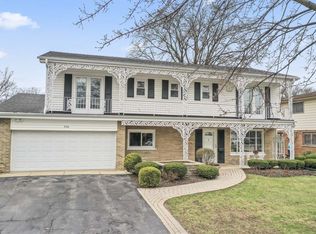 908 S Maple St, Mount Prospect, IL 60056