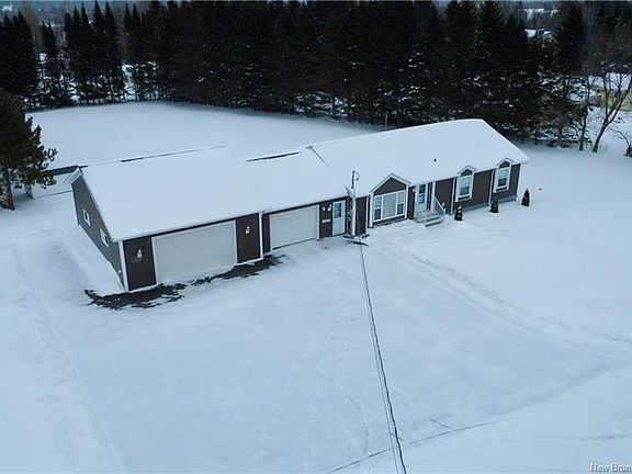 3rd image of 8 Kennebec St