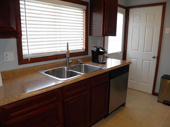 5th image of 7499 Washington St #1
