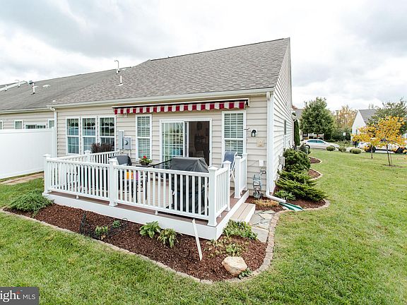 3rd image of 161 Castle Hill Dr
