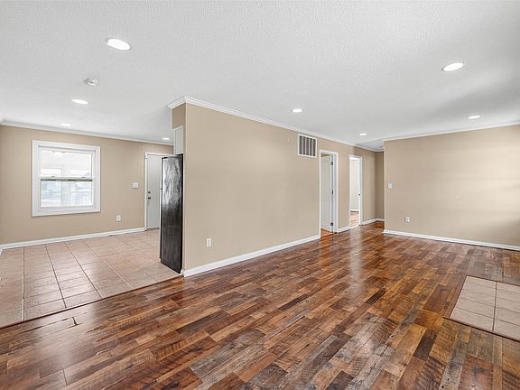 4th image of 133 7th Avenue Ct NE