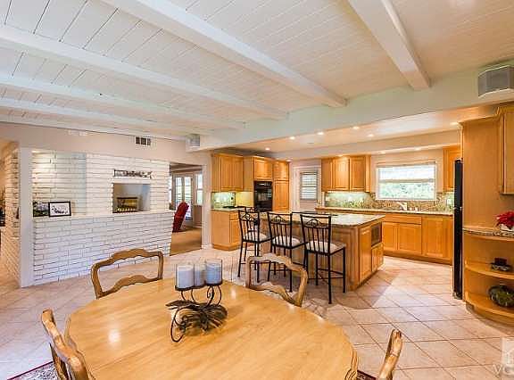 4th image of 225 Ramona Pl