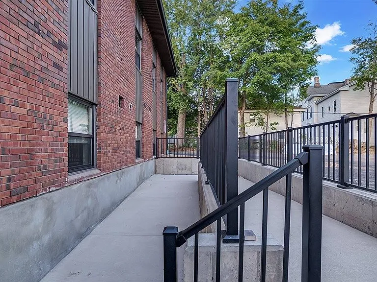 70 Court St #10 — Photo 13