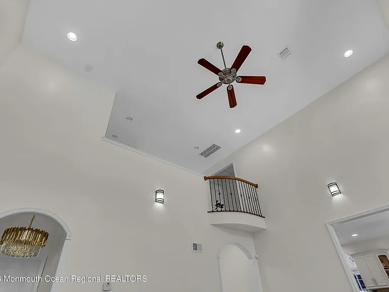 1607 Holbrook St — Photo 11