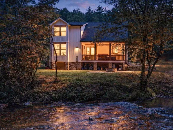 241 Riverview Dr, Robbinsville, NC 28771