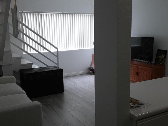 3rd image of 408 S Venice Blvd APT 212