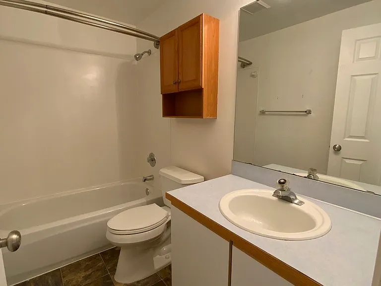 Main Upstairs Bathroom