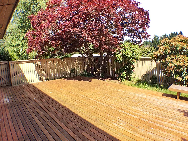 15220 NE 3rd Pl — Photo 23