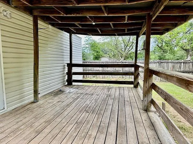 Building Photo - 13221 Airport Blvd #1