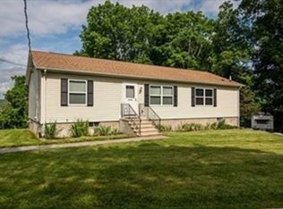 27 Tanner Rd, Webster, MA 01570