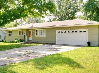 207 SW 19th St, Oak Grove, MO 64075