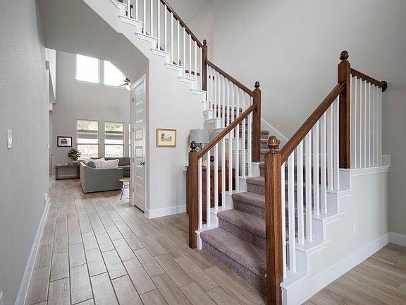 5th image of 231 Village Oak Dr