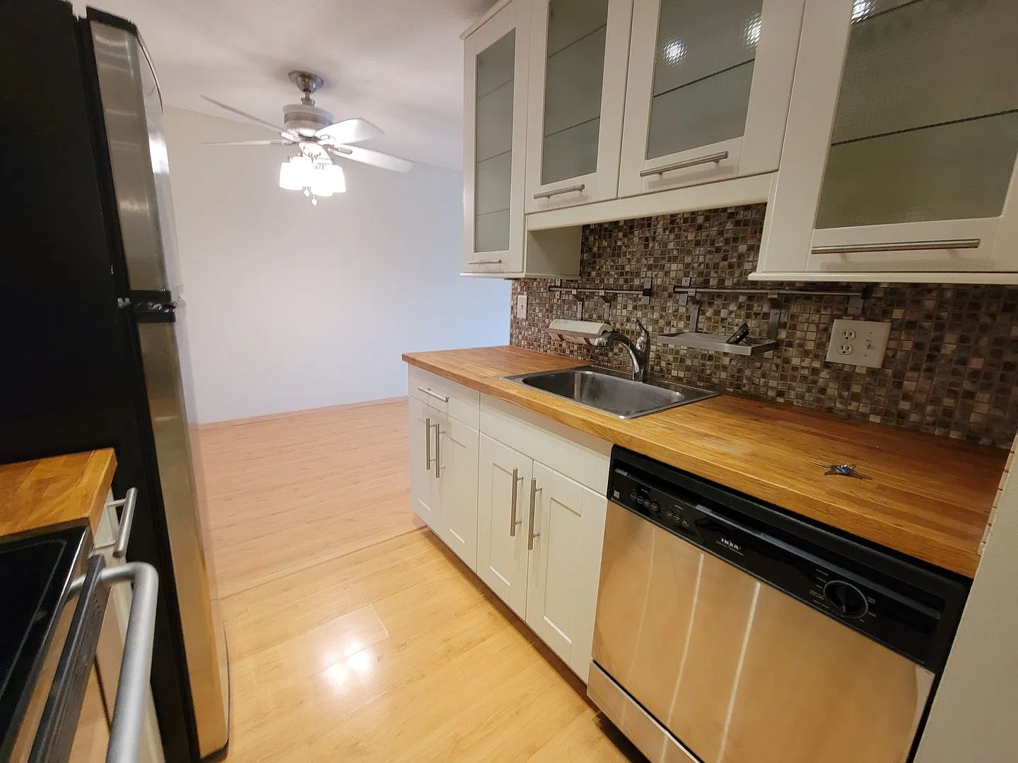 2616 Harriet Ave — Photo 4