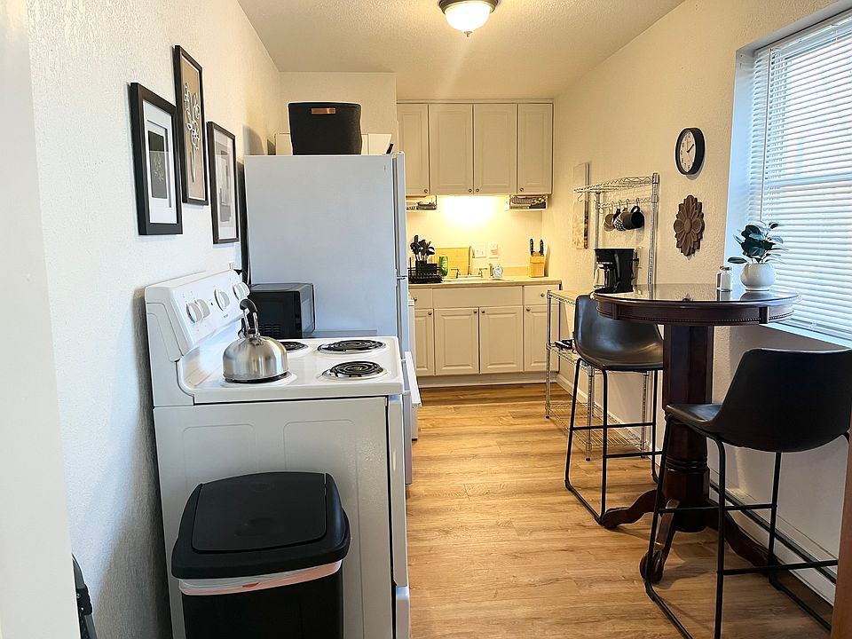 1st image of 810 S Baltimore St #6