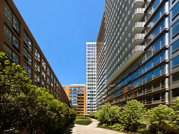 450 West 17th Street image 7 of 19