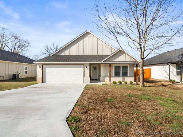 406 W Muskogee St, Chouteau, OK 74337