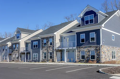 Clinton Woods Apartments Photo 1