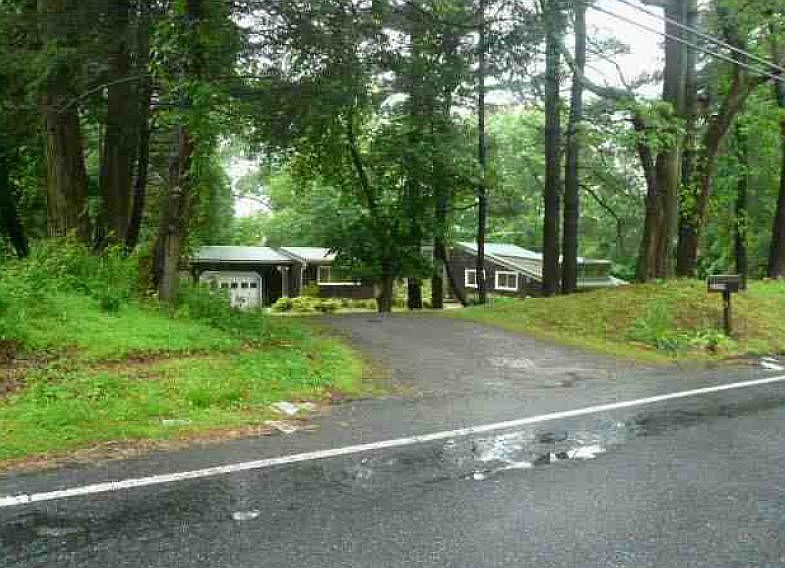 2nd image of 2259 Monkton Rd