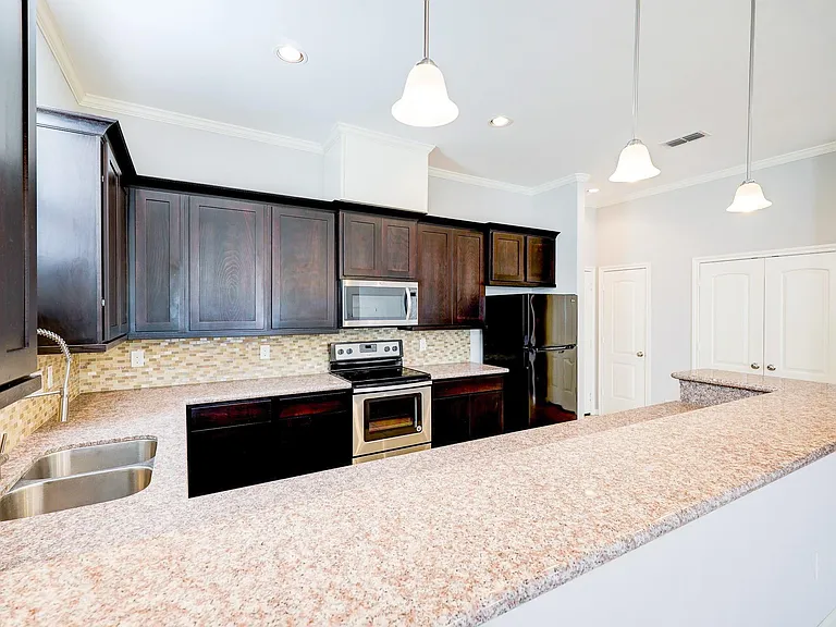 2727 Misty Heath Ln — Photo 15
