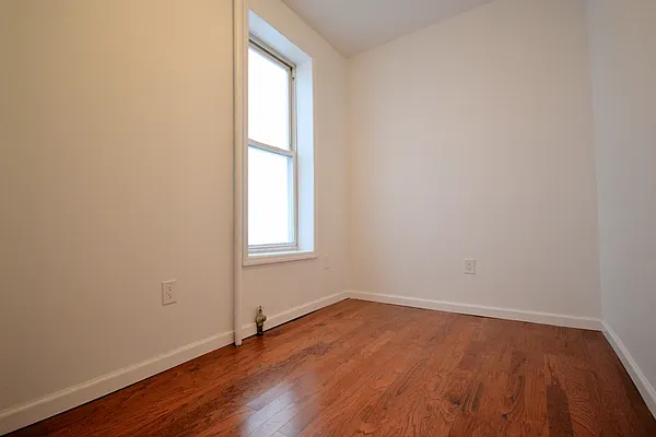 Rented by Bold New York | media 13