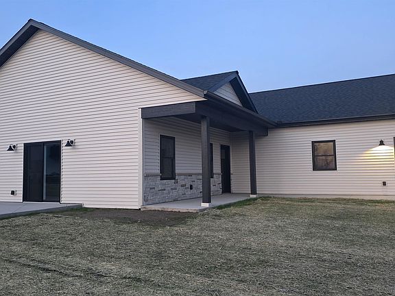 3rd image of 325 Model Rd