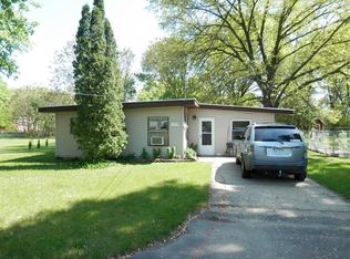 7035 Silver Lake Rd, Linden, MI 48451