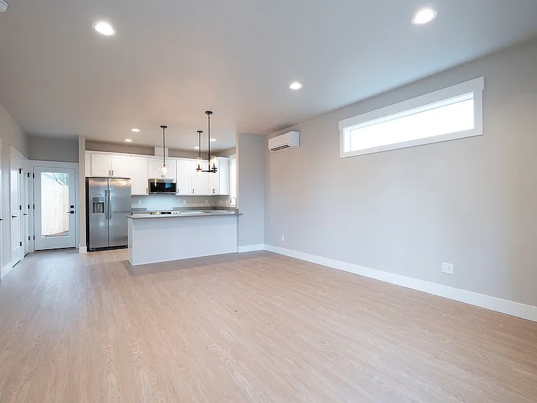 15893 SE Washington Ct — Photo 6