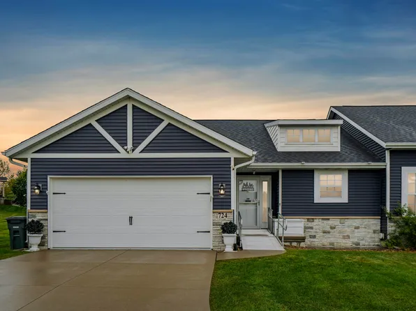 724 Grindstone Cir, Waterloo, IA 50702
