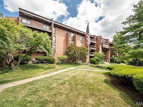 3rd image of 539 Coeur De Royale Dr APT 108
