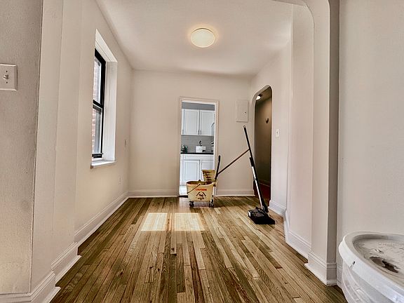 5th image of 50 Overlook Ter APT 5j