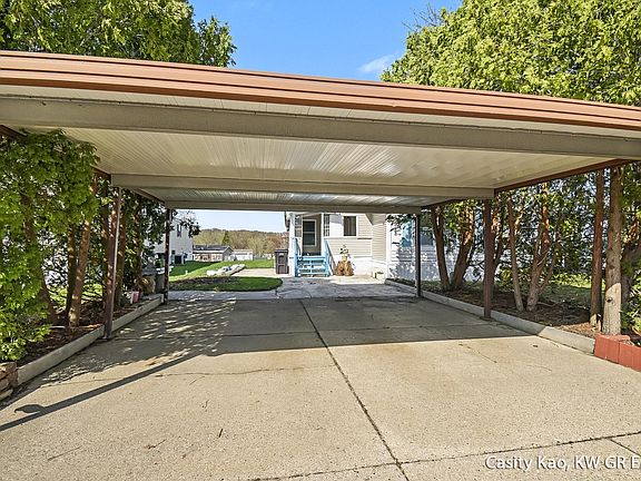 4th image of 6648 Millstone Dr SE