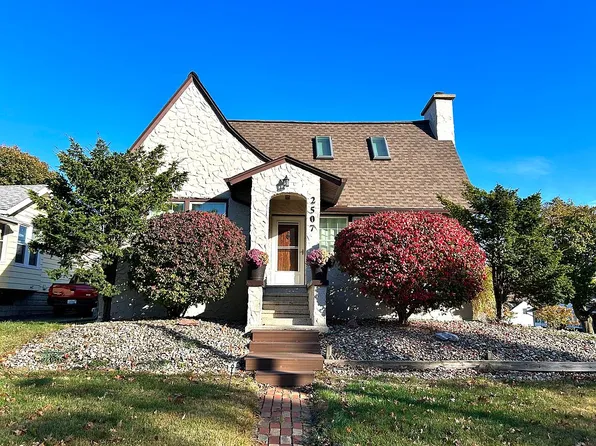 2507 Lakeview Ave, Saint Joseph, MI 49085