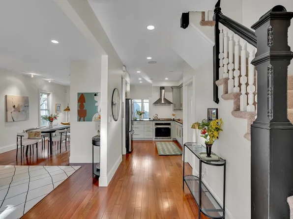 7 Cypress St, Cambridge, MA 02140