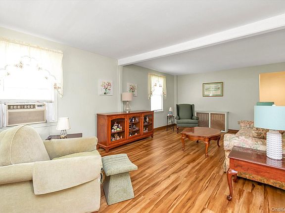 4th image of 265 Schenck Avenue