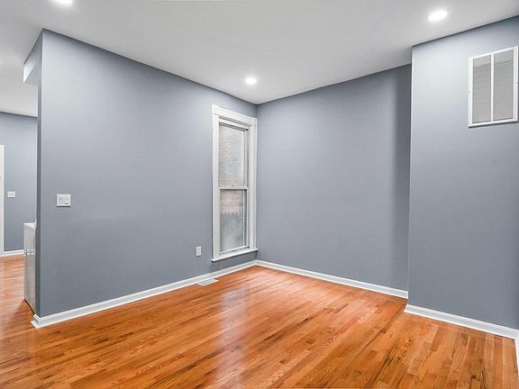3rd image of 1919 Mosher St