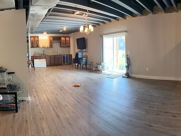 2nd image of 8955 Winthrop Ln