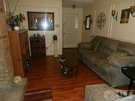 4th image of 235 Hood Dr