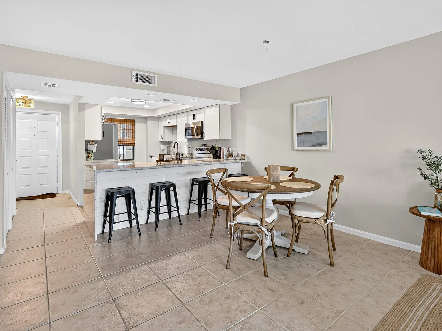 2 bed, 2.0 bath, 1314 sqft, $1,750 — Photo 3
