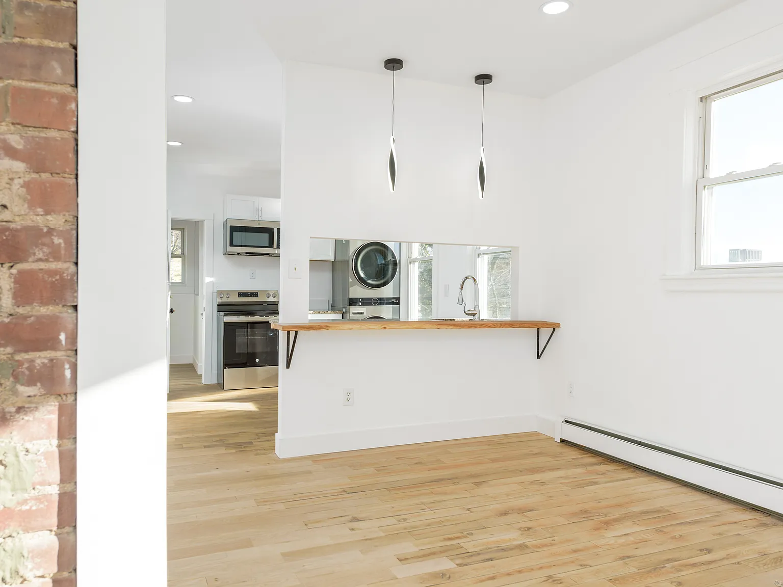 4 bed, 1.0 bath, 1441 sqft, $3,000 — Photo 3