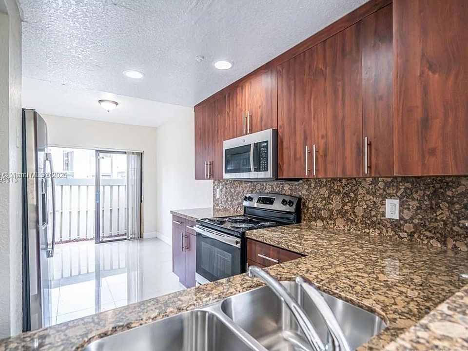 1st image of 636 NE 195th St #636