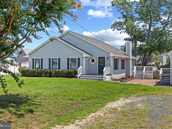 971 Forest Dr, Arnold, MD 21012