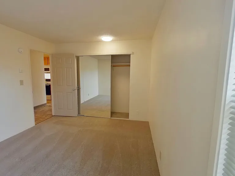 Hess Apartments — Photo 28