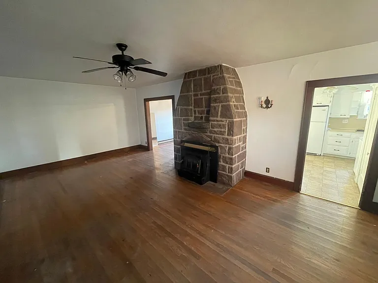 1269 Pocono Blvd — Photo 2