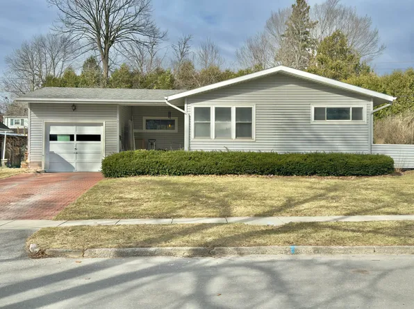 17 Addoms St, Plattsburgh, NY 12901